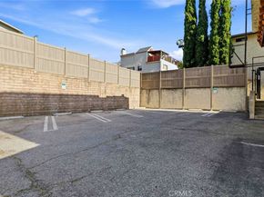 10142 Samoa Avenue 28, Tujunga CA 91042