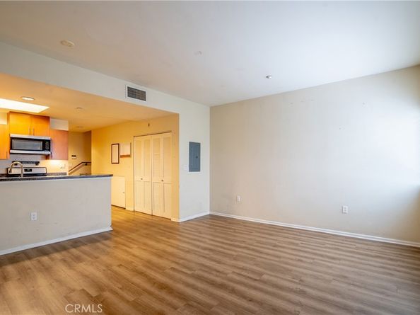 2864 Sunset Place 205, Los Angeles CA 90005