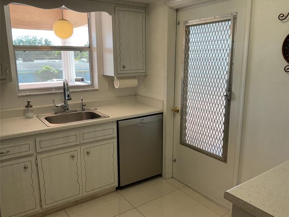 2141 NE 68th St 204, Fort Lauderdale FL 33308