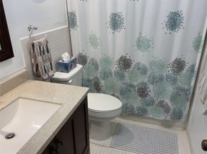 2141 NE 68th St 204, Fort Lauderdale FL 33308