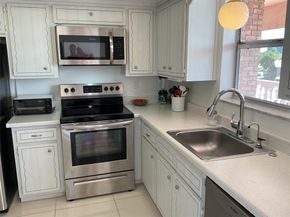 2141 NE 68th St 204, Fort Lauderdale FL 33308