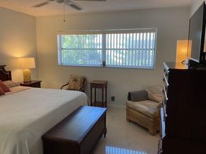 2141 NE 68th St 204, Fort Lauderdale FL 33308