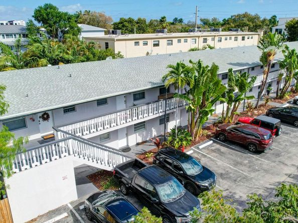 2741 NE 8th Ave 15, Wilton Manors FL 33334
