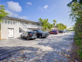 2741 NE 8th Ave 15, Wilton Manors FL 33334