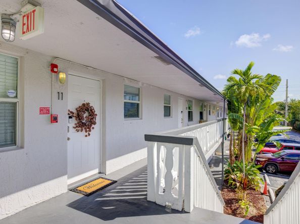 2741 NE 8th Ave 15, Wilton Manors FL 33334