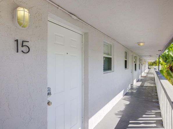 2741 NE 8th Ave 15, Wilton Manors FL 33334
