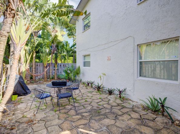 2741 NE 8th Ave 15, Wilton Manors FL 33334