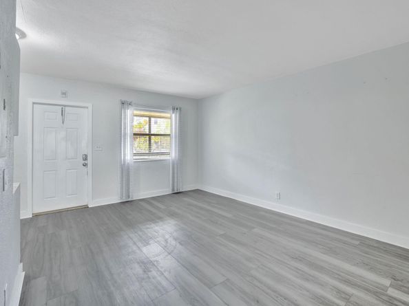2741 NE 8th Ave 15, Wilton Manors FL 33334