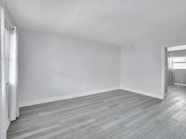2741 NE 8th Ave 15, Wilton Manors FL 33334
