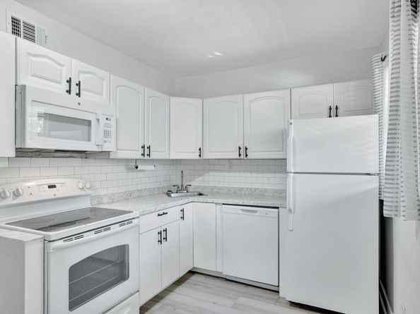 2741 NE 8th Ave 15, Wilton Manors FL 33334