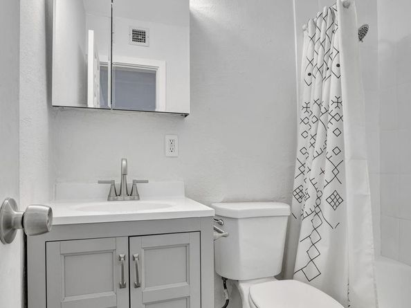 2741 NE 8th Ave 15, Wilton Manors FL 33334