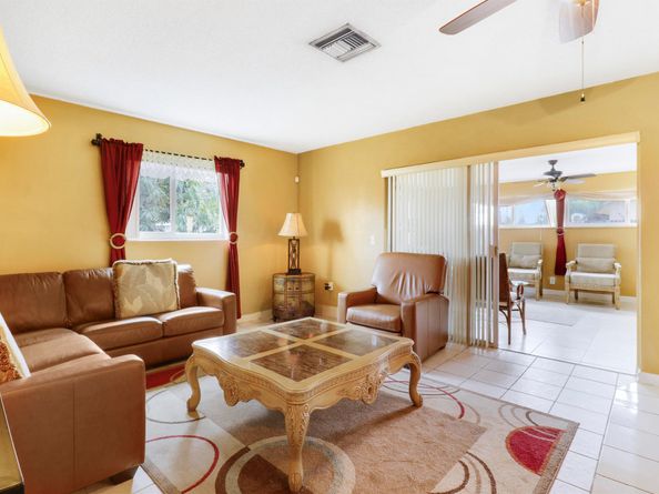 827 Caroline Avenue, West Palm Beach FL 33413