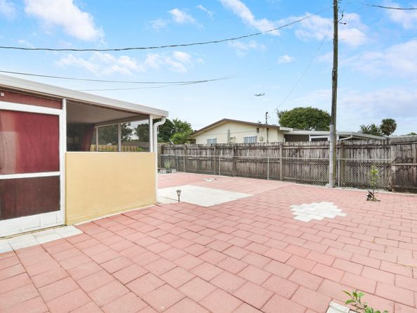827 Caroline Avenue, West Palm Beach FL 33413