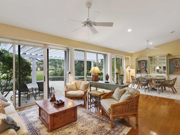 26 Country Road, Village Of Golf FL 33436