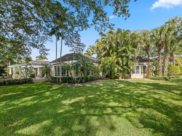 26 Country Road, Village Of Golf FL 33436