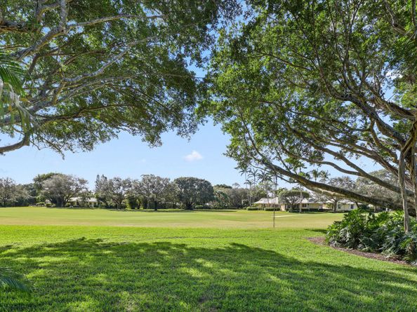 26 Country Road, Village Of Golf FL 33436