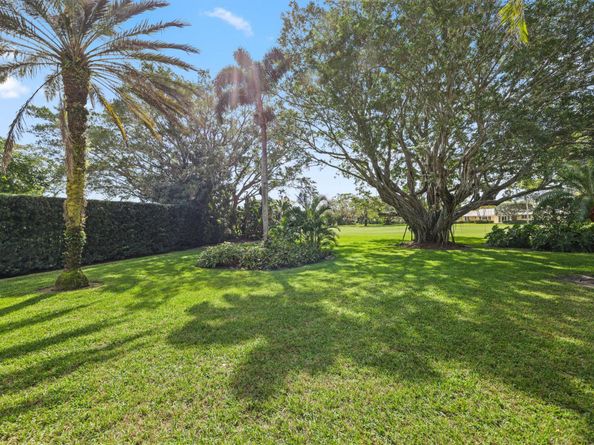 26 Country Road, Village Of Golf FL 33436