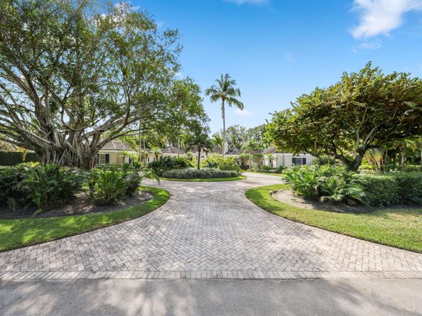 26 Country Road, Village Of Golf FL 33436