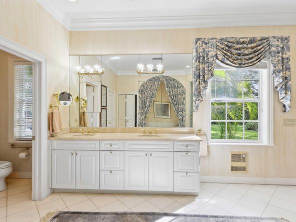 26 Country Road, Village Of Golf FL 33436