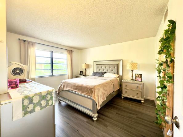 4700 Lucerne Lakes Boulevard 408, Lake Worth FL 33467