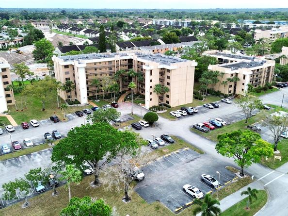 4700 Lucerne Lakes Boulevard 408, Lake Worth FL 33467