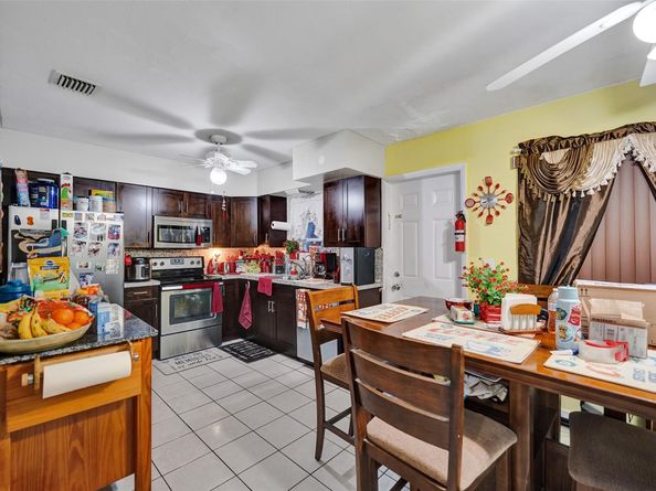 5808 W Park Rd, Hollywood FL 33021