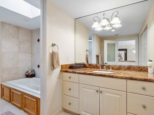 946 Eve Street, Delray Beach FL 33483