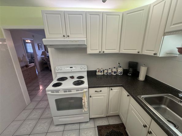 16900 NE 14th Ave 302, North Miami Beach FL 33162