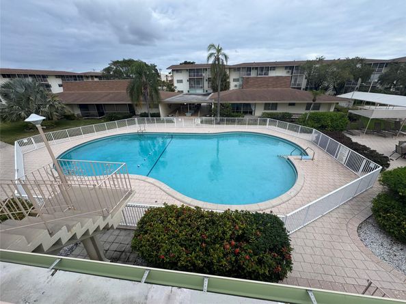 16900 NE 14th Ave 302, North Miami Beach FL 33162