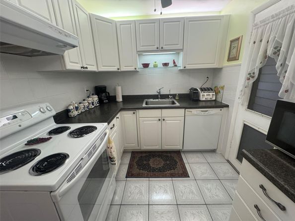 16900 NE 14th Ave 302, North Miami Beach FL 33162