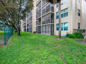 3300 W Rolling Hills Cir 701, Davie FL 33328