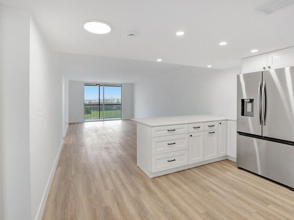 3300 W Rolling Hills Cir 701, Davie FL 33328