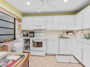 8305 Casa Del Lago F, Boca Raton FL 33433