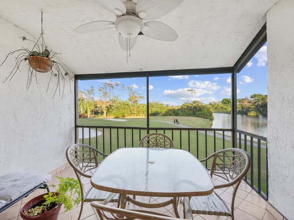 8305 Casa Del Lago F, Boca Raton FL 33433