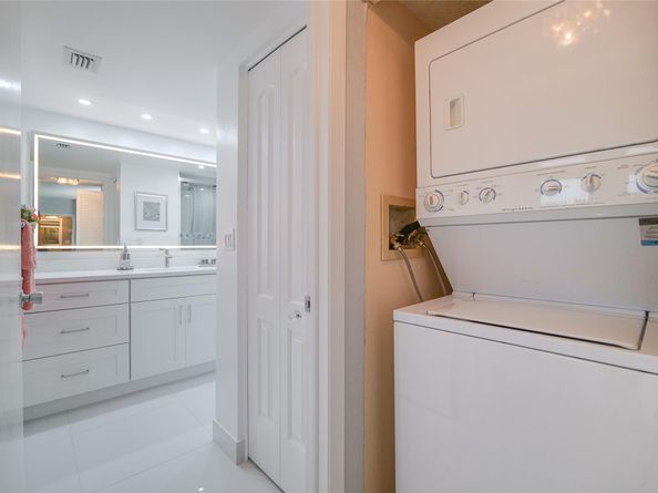 7300 Radice Ct 404, Lauderhill FL 33319