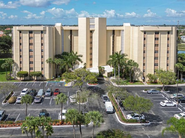 7300 Radice Ct 404, Lauderhill FL 33319