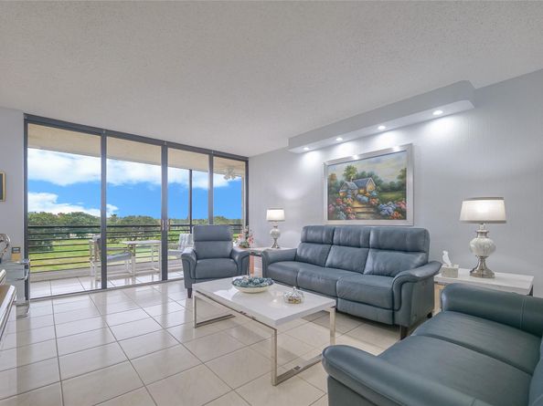 7300 Radice Ct 404, Lauderhill FL 33319