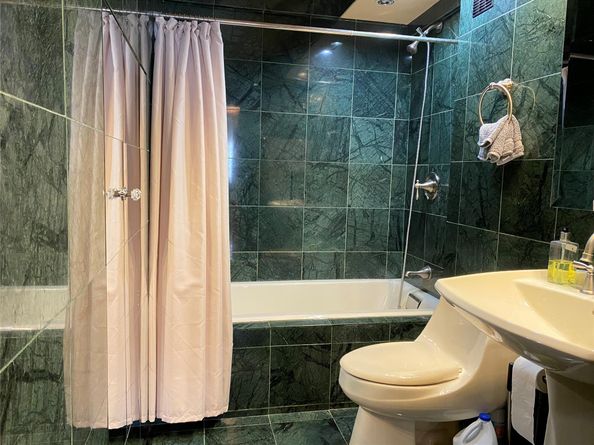 400 Kings Point Dr 1423, Sunny Isles Beach FL 33160