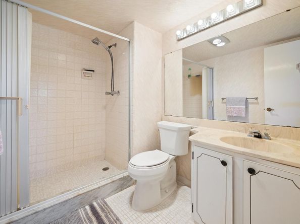 9923 S Hollybrook Lake Dr 109, Pembroke Pines FL 33025