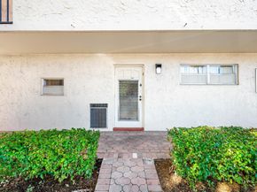 9923 S Hollybrook Lake Dr 109, Pembroke Pines FL 33025