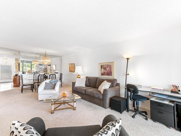 9923 S Hollybrook Lake Dr 109, Pembroke Pines FL 33025