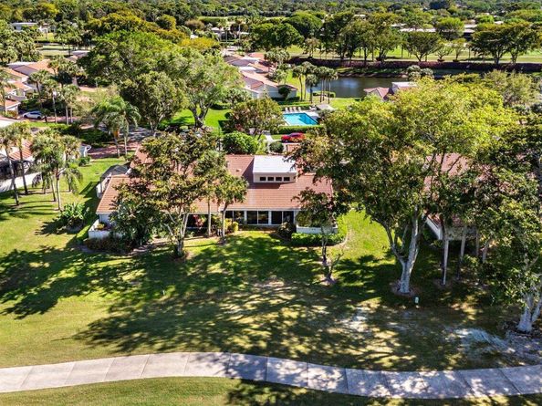 19 Glens Drive W, Boynton Beach FL 33436