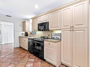 19 Glens Drive W, Boynton Beach FL 33436