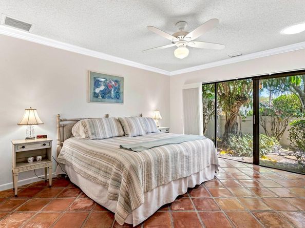 19 Glens Drive W, Boynton Beach FL 33436