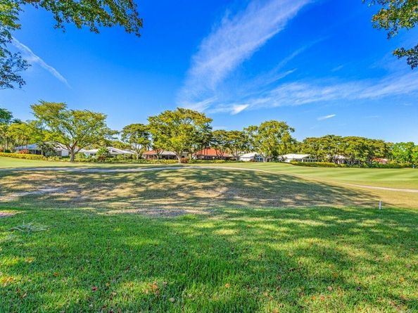 19 Glens Drive W, Boynton Beach FL 33436
