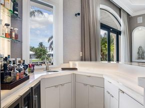 4050 NE 30TH Ave, Lighthouse Point FL 33064