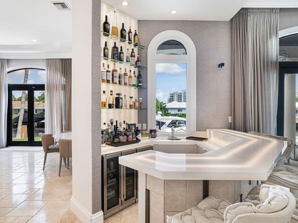 4050 NE 30TH Ave, Lighthouse Point FL 33064