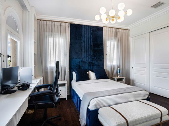 4050 NE 30TH Ave, Lighthouse Point FL 33064