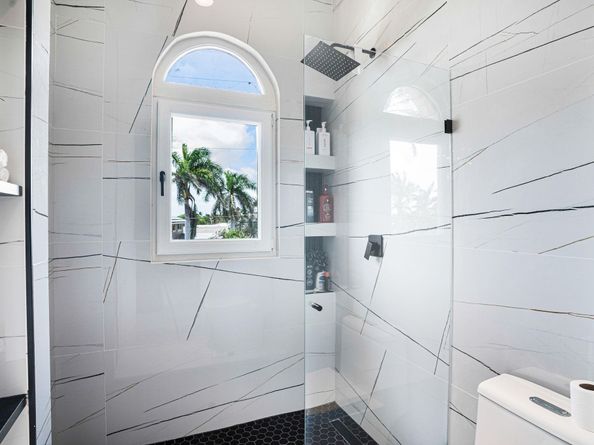 4050 NE 30TH Ave, Lighthouse Point FL 33064