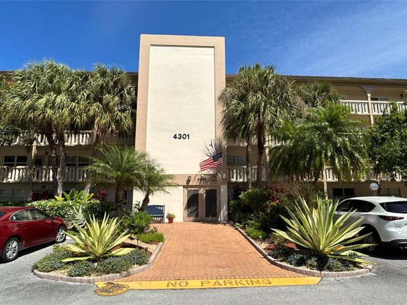 4301 Martinique Cir H2, Coconut Creek FL 33066